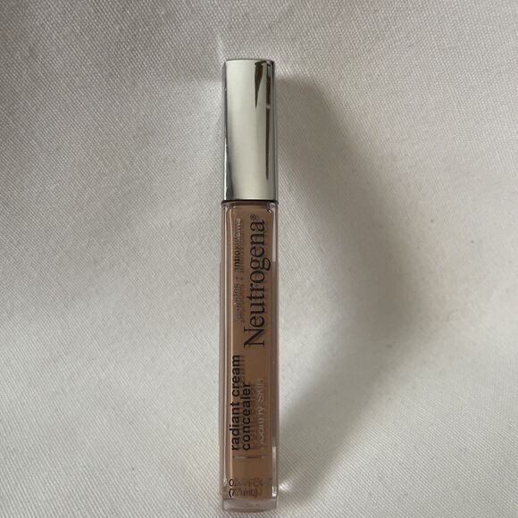 Neutrogena Healthy Skin Concealer Radiant Cream PEPTIDES + ANTIOXIDANTS-Cashew 3 - Picture 1 of 2